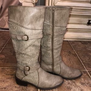 Wedge heel boots